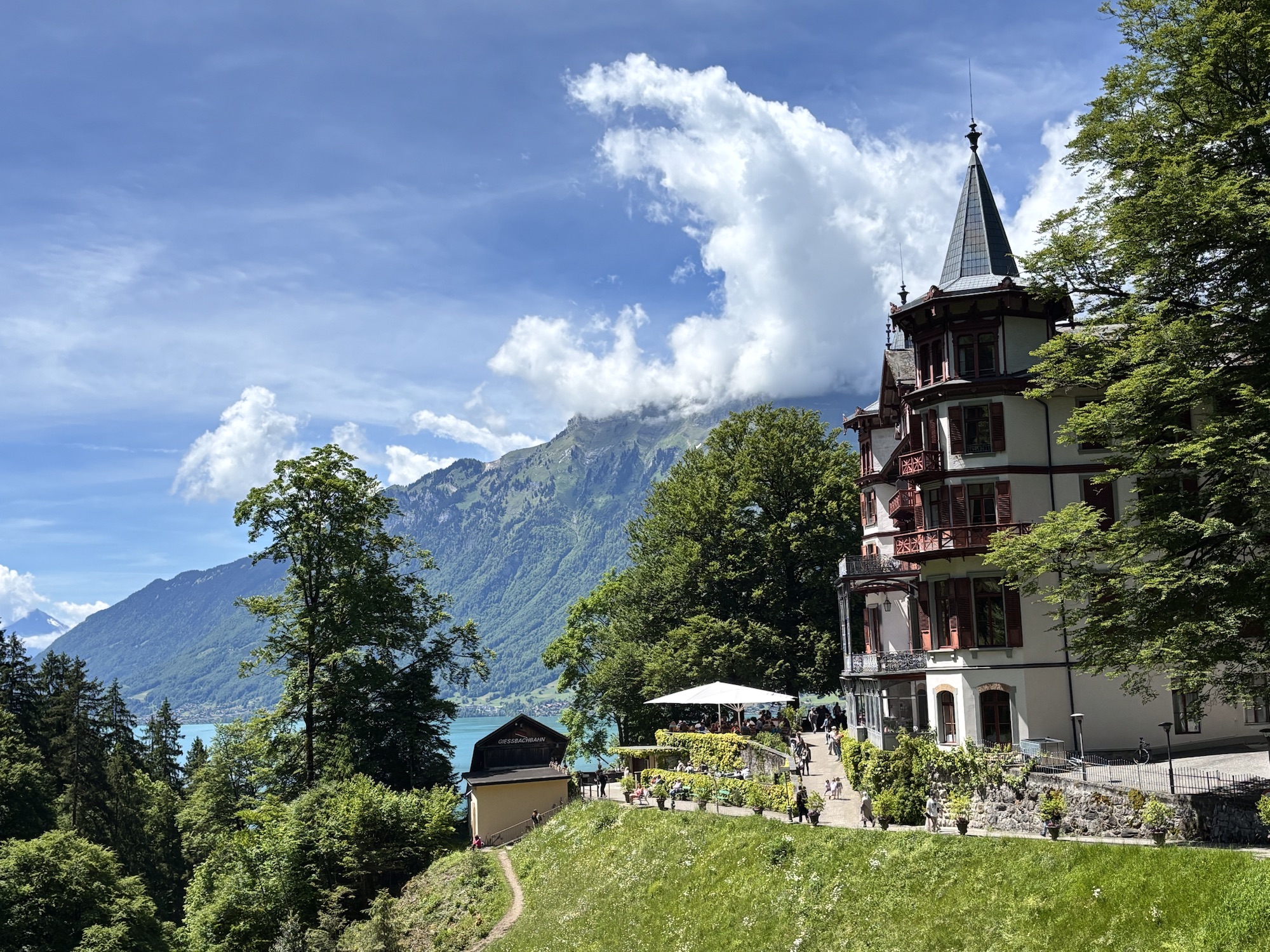 Interlaken Day Trip by Boat, Waterfall and Paragliders