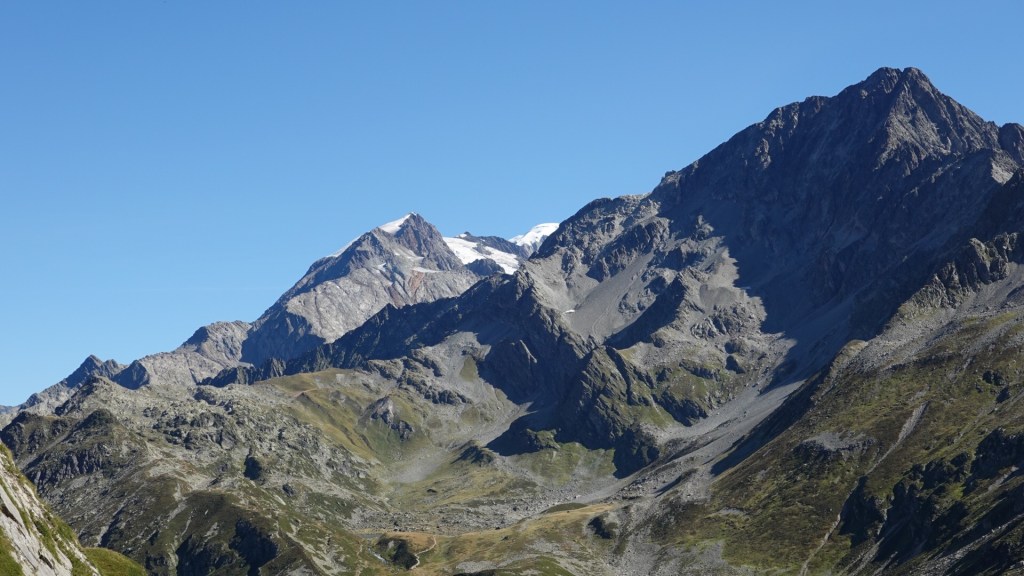 TMB Hiking: Day 2, Up Up and More Up, Sheep (!) and Dogs that guard&nbsp;them…