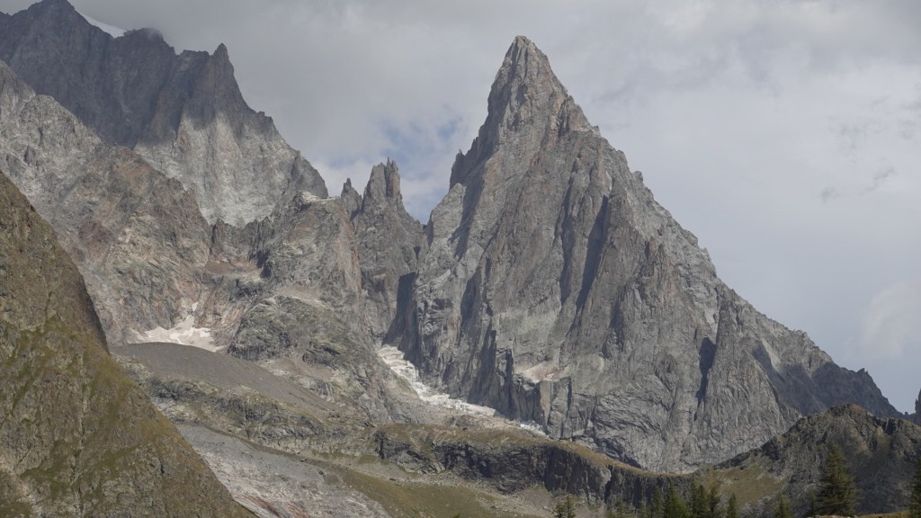 TMB: Day(s) 3 & 4, Bourg Saint Maurice to Courmayeur & some cows along the&nbsp;way.