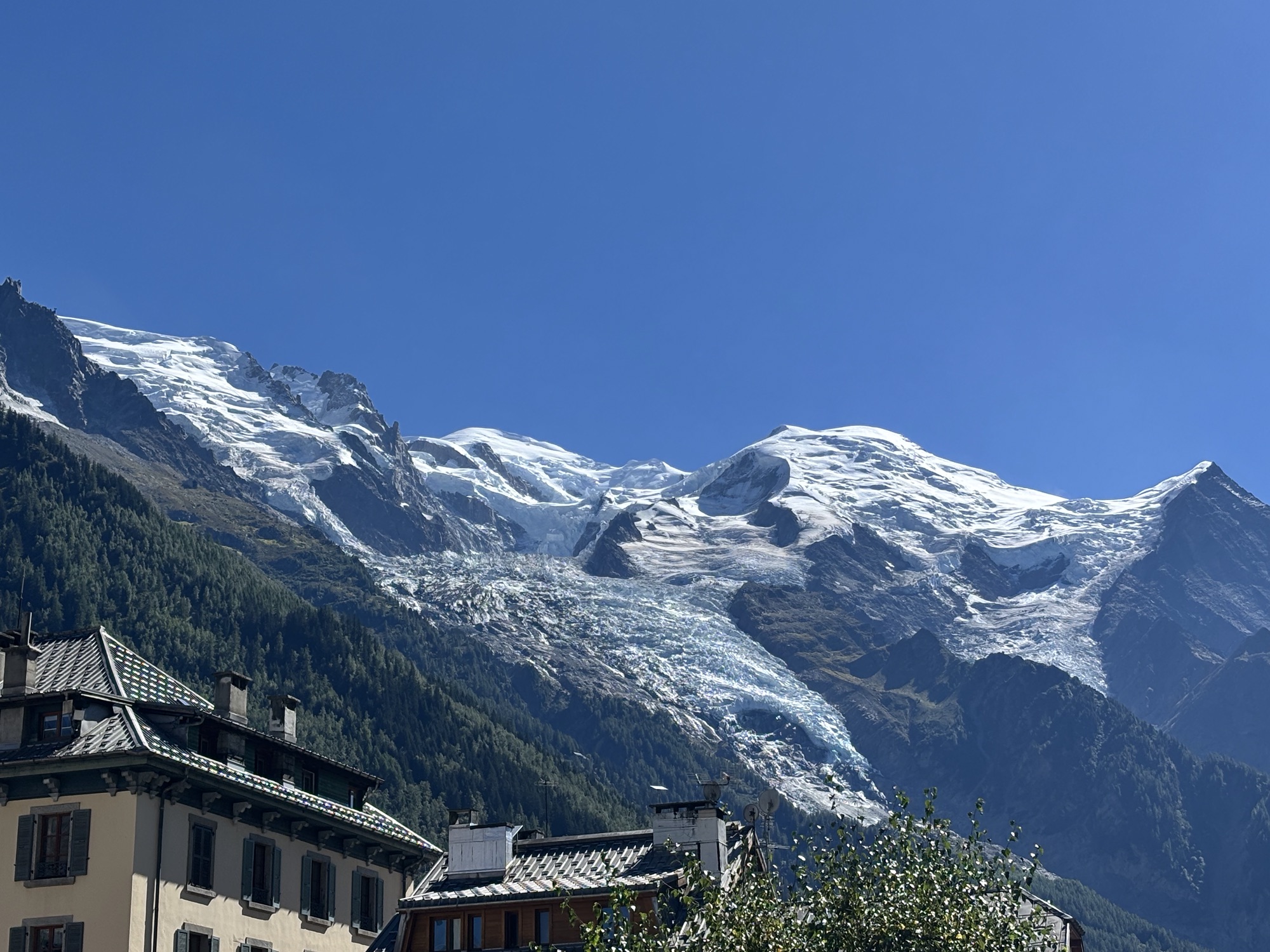 TMB Hiking: Arrival and Day 1 We did it…